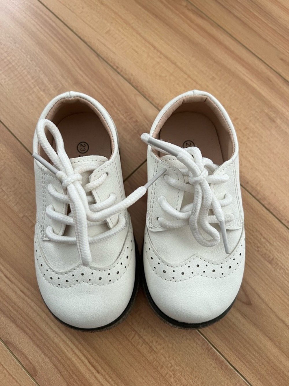 B1G1🌟 Children's White Dress Brogues with Lace-Up Closure